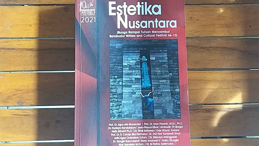 Sampul buku Estetika Nusantara (2021)