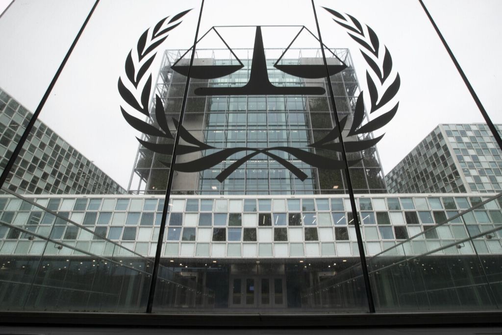 Foto yang diambil pada Kamis (7/11/2022) memperlihatkan logo Mahkamah Kriminal Internasional di Denhaag, Belanda.