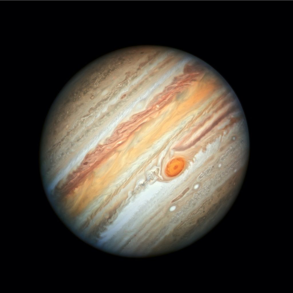 Jupiter merupakan planet terbesar di Tata Surya. Jika diamati dari Bumi, Jupiter termasuk planet terterang kedua setelah Venus. Minggu (1/5/2022), Venus dan Jupiter mengalami konjungsi yang membuat kedua planet itu berada pada jarak sangat dekat hingga cahaya keduanya terlihat menyatu.