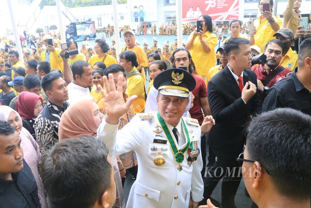Gubernur Sumatera Utara 2018-2023 Edy Rahmayadi menghadiri serah terima memori jabatan kepada Penjabat Gubernur Sumut Hassanudin di Medan, Selasa (5/9/2023).