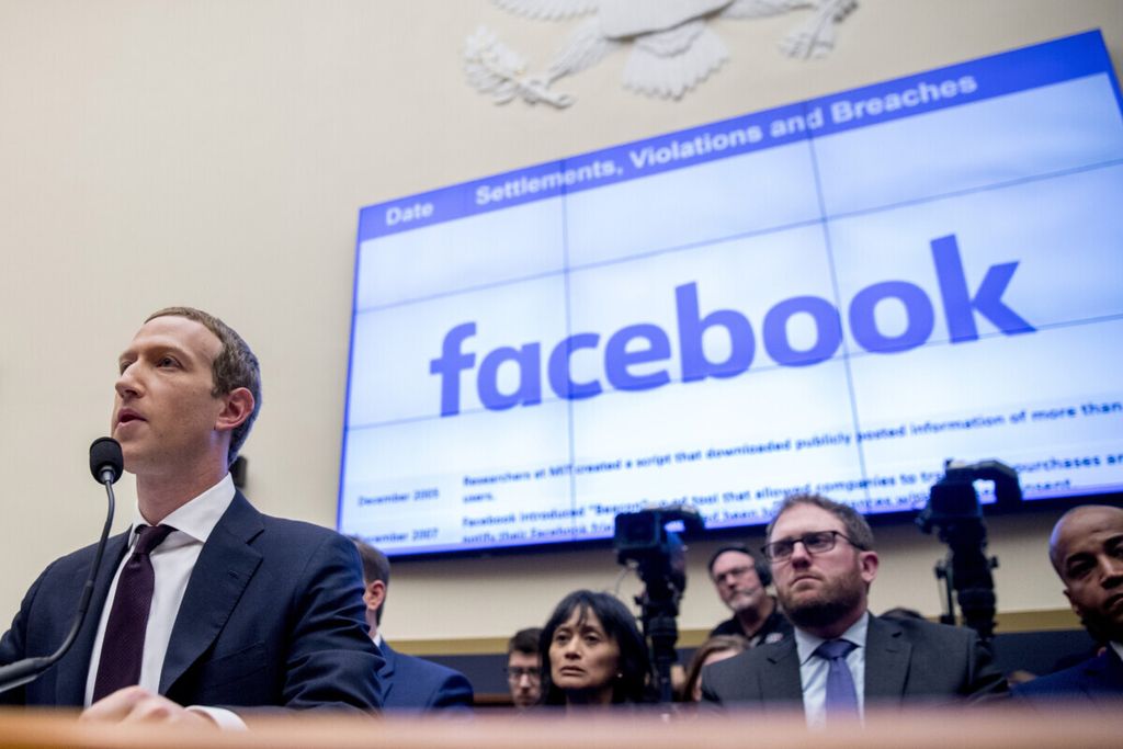 CEO Facebook Mark Zuckerberg memberikan keterangan pada sesi dengar pendapat  di Komisi Jasa Keuangan DPR Amerika Serikat di Capitol Hill, Washington, 23 Oktober 2019. (AP Photo/Andrew Harnik, File)