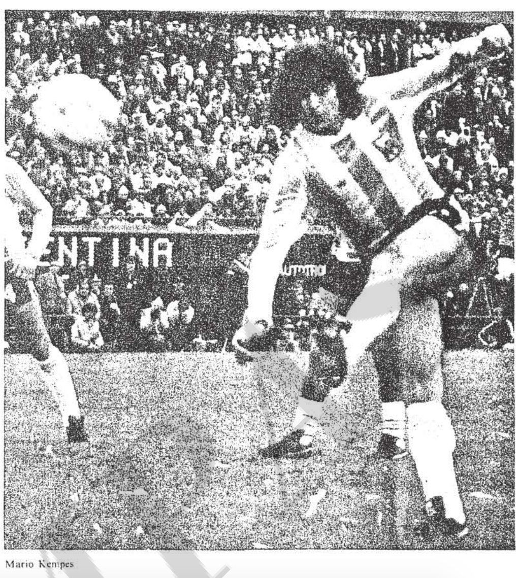 Tangkapan layar arsip berita <i>Kompas</i> berjudul Mario Kempes, Bintang Sepak Bola Dunia 1978, Minggu 17 September 1978.