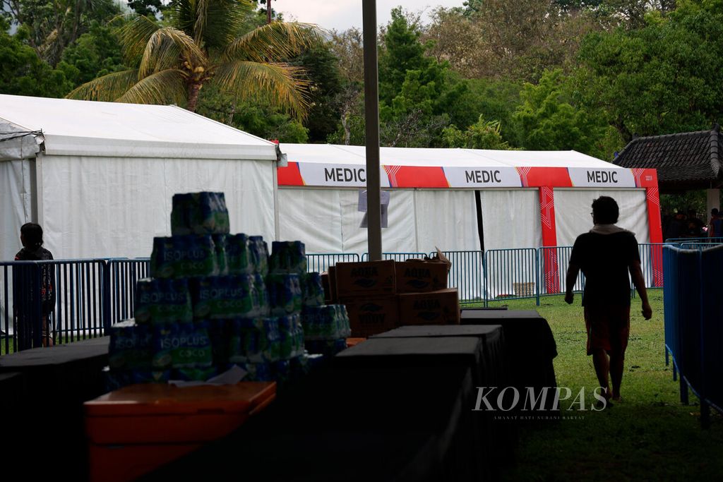 Tenda kesehatan untuk peserta lari Borobudur Marathon 2023 di Taman Lumbini, kawasan Candi Borobudur, Kabupaten Magelang, Jawa Tengah, Sabtu (17/11/2023).