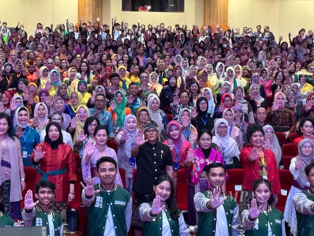 Minister of Women's Empowerment and Child Protection, I Gusti Ayu Bintang Darmawati, attended the peak of the National Conference of Women for Development Planning (Munas Perempuan) 2024 event on Saturday (20/4/2024), at Giri Nata Mandala Cultural Hall, Badung Regency, Bali.