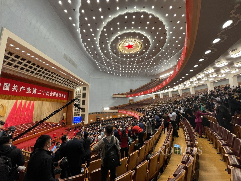 Suasana seusai penutupan Kongres Nasional Partai Komunis China ke-20 di Balai Agung Rakyat, Minggu (23/10/2022).