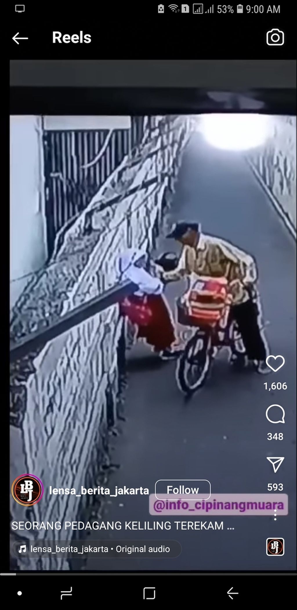 U (72) tertangkap kamera CCTV melecehkan anak SD di sebuah gang di kawasan Cipinang Muara, Jatinegara, Jakarta Timur, Jumat (11/8/2023).