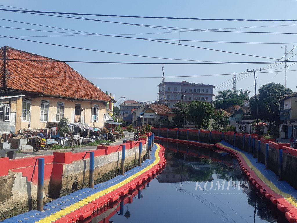 The condition of the Sekanak River in Palembang, South Sumatra, Wednesday (1/6/2022). This tributary of the Musi River has been arranged since 2021 so that it no longer looks shabby.