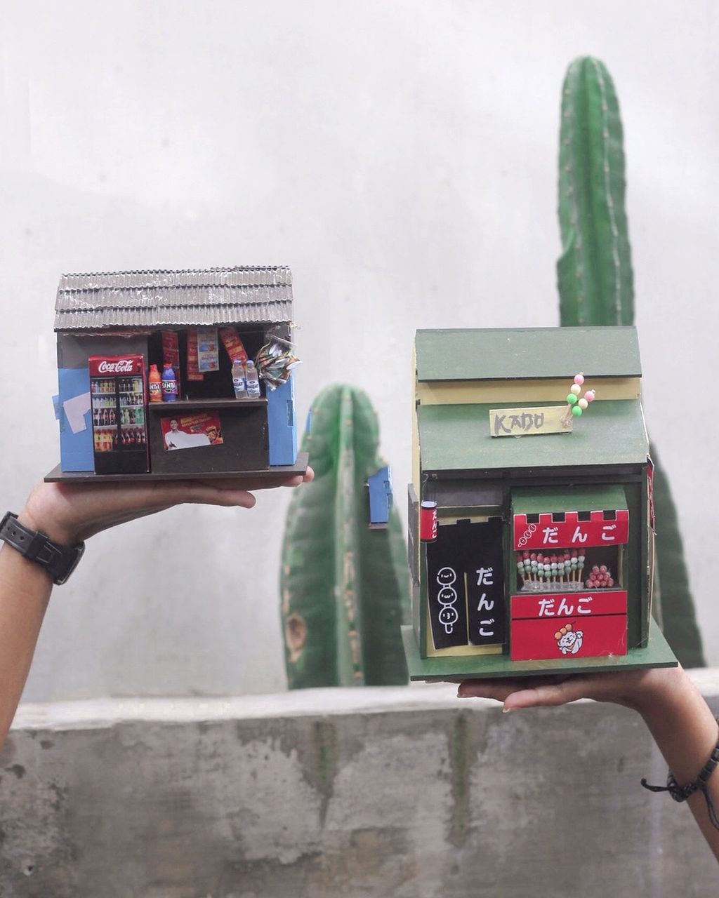 Permainan miniatur bangunan toko kelontong Indonesia dan Jepang yang bernama Ka.Do diciptakan oleh Elke Santa Amesa, mahasiswa Universitas Kristen Duta Wacana Yogyakarta. 