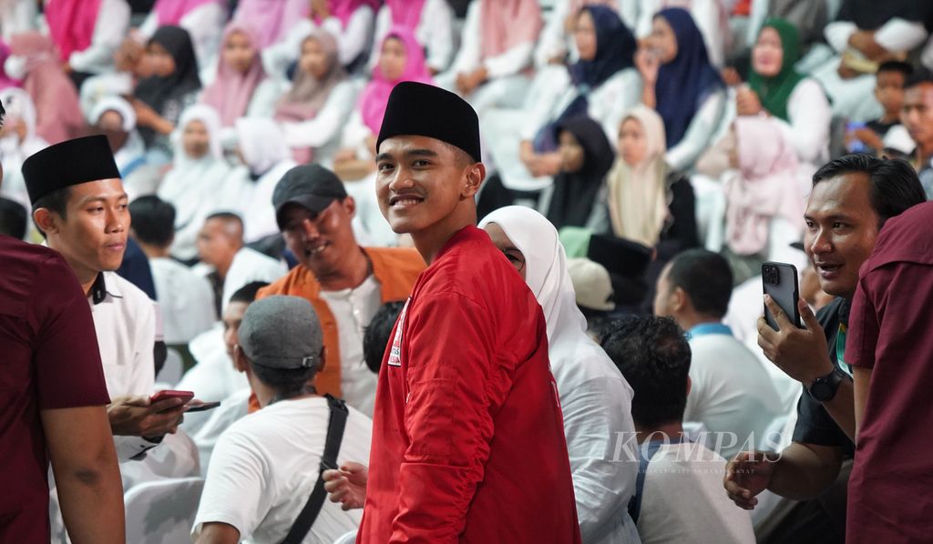 Ketua Umum Partai Solidaritas Indonesia (PSI) Kaesang Pangarep saat tiba di acara Penutupan Rapimnas Solidaritas Ulama Muda Jokowi (Samawi) di Istora Gelora Bung Karno, Jakarta, Sabtu (7/10/2023). 