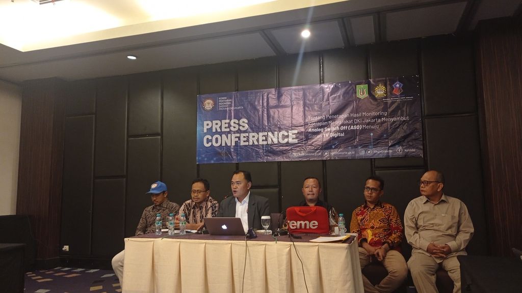 Komisi Penyiaran Indonesia Daerah Jakarta memaparkan rapat kesiapan migrasi dari siaran televisi analog ke digital terestrial atau <i>analog switch off</i> di Jakarta, Selasa (4/10/2022).
