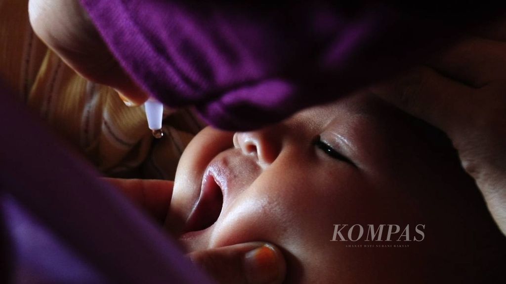 Ilustrasi foto imunisasi anak-anak balita warga RW 006 Kelurahan Pasanggrahan, Kecamatan Ujungberung, Bandung, Jawa Barat.