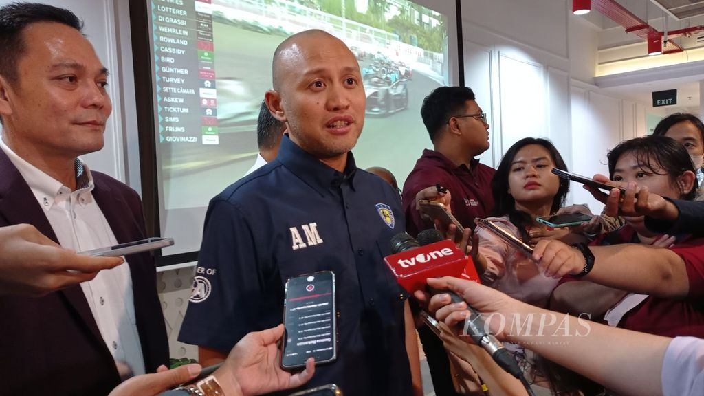 Ketua Panitia Pelaksana Formula E Jakarta 2023 Ananda Mikola seusai pemaparan persiapan Formula E Jakarta, Selasa (18/4/2023).