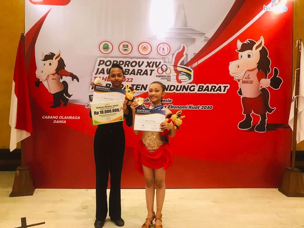 Kesya Aditia Putra Winardi dan Devina Anindita, atlet Dancesport remaja berprestasi dari Kabupaten Bogor, Jawa Barat. 