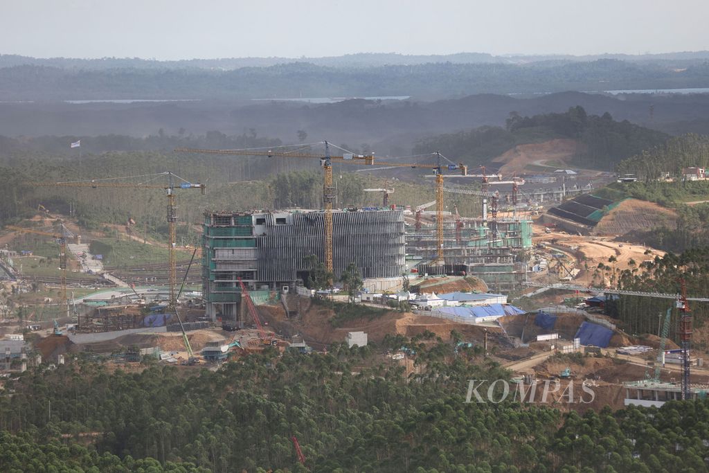 Progres pembangunan di kawasan Ibu Kota Nusantara, Kalimantan Timur, Sabtu (30/12/2023). Per 21 Desember 2023, untuk pekerjaan <i>batch </i>1 mencapai 66,7 persen dan <i>batch </i>2 sudah 12,7 peren.