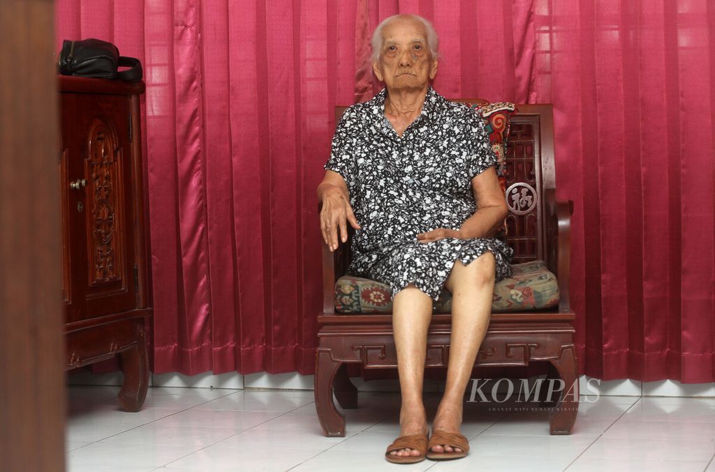 I Gusti Ayu Rai Wati yang mendirikan Raka Agency pada 1967. Pada 23 April 2023, Rai Wati akan genap  berusia 100 tahun. Sebagian perjalanan hidupnya dihabiskan untuk mengelola Raka Agency, salah satu agen surat kabar tertua dan terbesar di Bali.