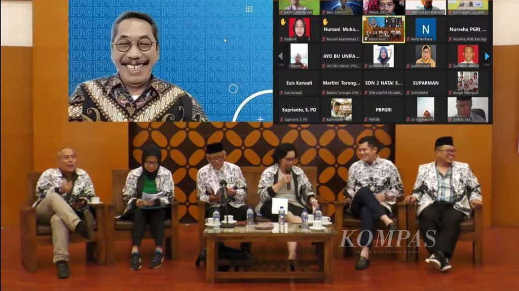 The Chairman of PB PGRI, Unifah Rosyidi (third from the right), discussed the fate of teachers who have not yet received a teaching certificate with the Director of Professional Teacher Education (PPG) at the Ministry of Education and Culture and Research and Technology, Temu Ismail, who attended via Zoom on Tuesday (2/8/2023). Millions of teachers are still waiting for the opportunity to participate in PPG positions funded by the central government.
