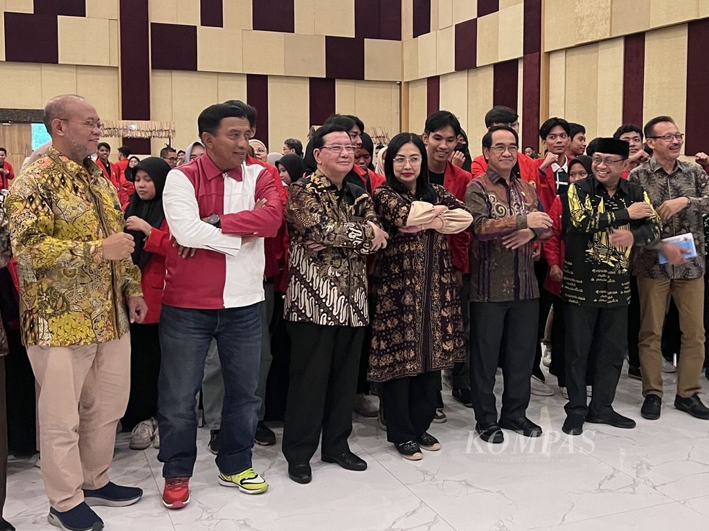 Sejumlah rektor yang tergabung dalam Forum Rektor Indonesia bertemu di Makassar, Sulawesi Selatan, Sabtu (3/2/2024). 
