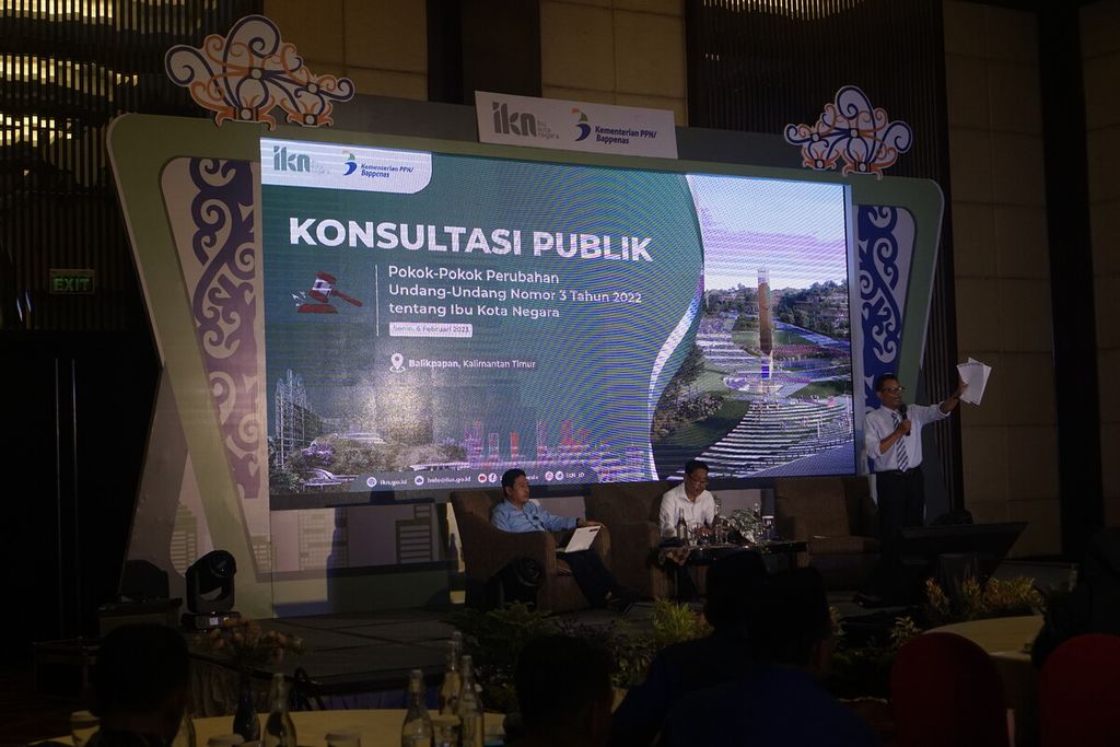 Suasana konsultasi publik mengenai pokok-pokok perubahan Undang-Undang Nomor 3 Tahun 2022 tentang Ibu Kota Negara di Kota Balikpapan, Kalimantan Timur, Senin (6/2/2023).