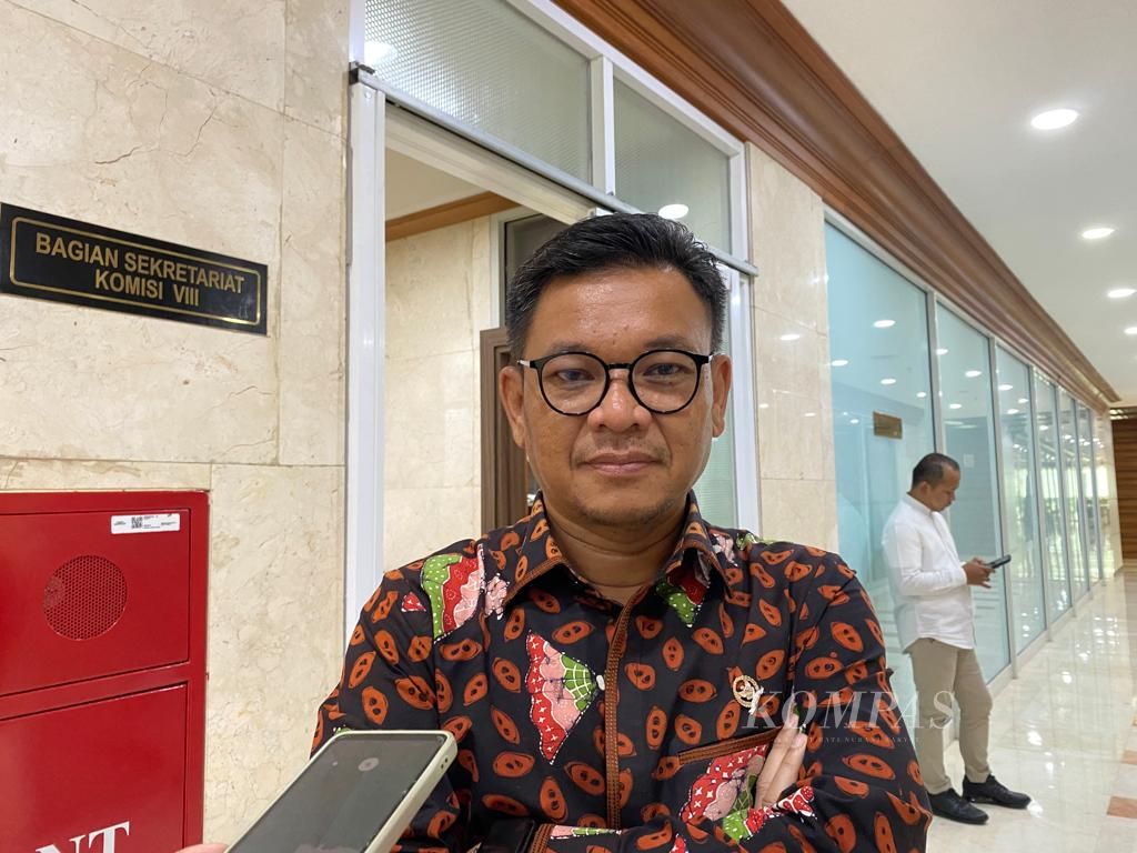 Ketua Dewan Pimpinan Pusat (DPP) Partai Golkar Ace Hasan Syadzily di Kompleks Parlemen, Jakarta, Rabu (1/11/2023). Ace mendapat 107.704 suara dari dapil Jabar II pada Pemilu 2024.  