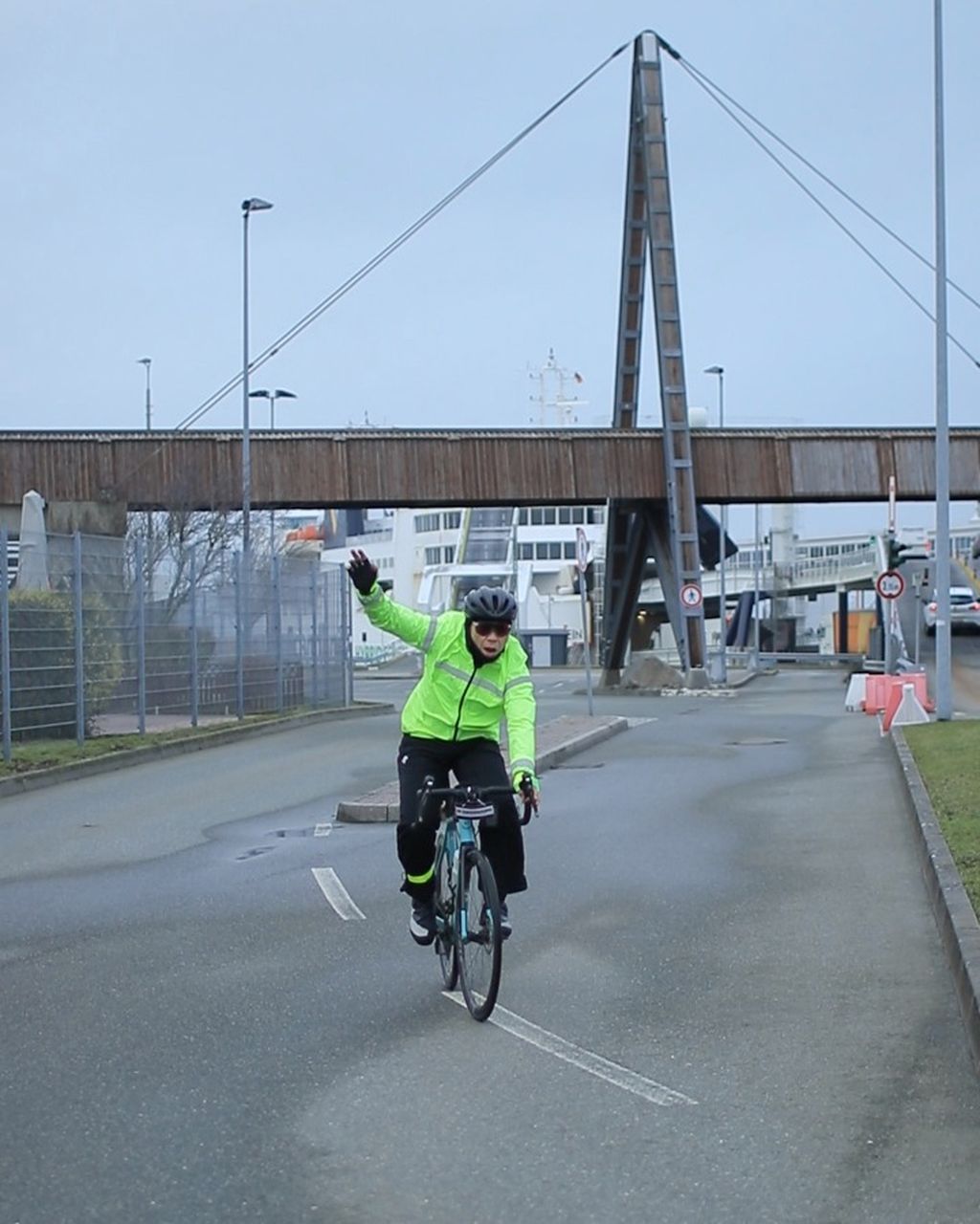 On January 24, 2024, Royke Lumowa cycled from Rodby (Denmark) to Hamburg (Germany). Royke arrived at the Puttgarden Dock (Germany) after crossing from Rodby (Denmark) using a ferry for 45 minutes.