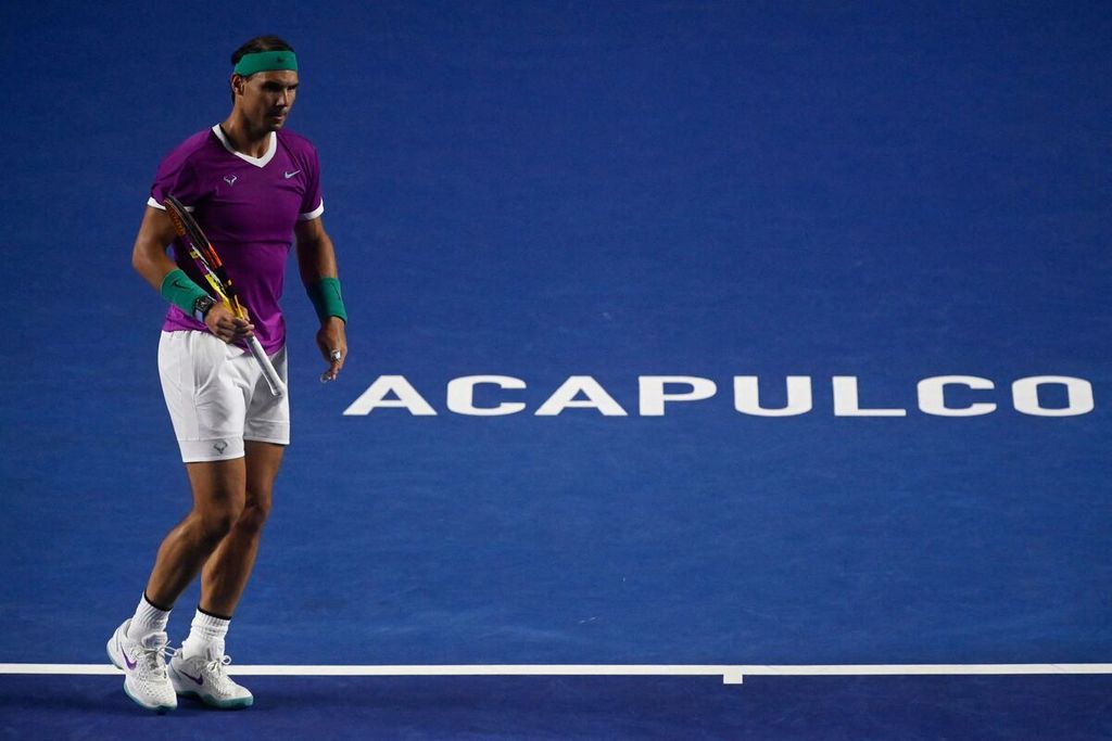 Petenis Spanyol, Rafael Nadal, melawan petenis AS, Stefan Koslov, pada babak kedua turnamen tenis ATP 500 Acapulco, di Meksiko, Kamis (24/2/2022) siang WIB. Nadal mengalahkan Koslov, 6-0, 6-3.