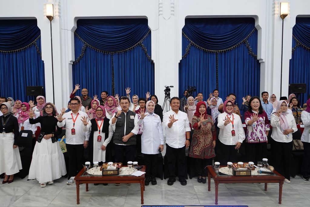 Acara peluncuran pelatihan vokasional Sekolah Perempuan Jabar di Bandung, Selasa (16/7/2024). Kegiatan ini terlaksana di Bandung dan 54 SMK dari 16 Juli hingga 3 September 2024. 