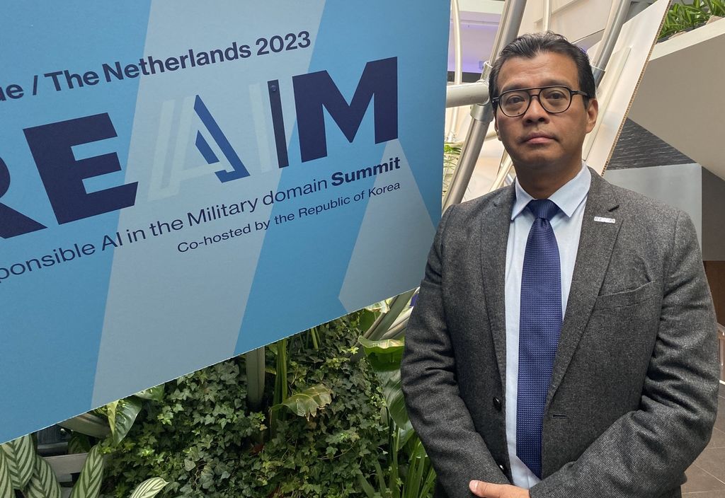 Gubernur Lemhannas Andi Widjajanto menjadi salah satu delegasi Indonesia untuk mengikuti konferensi internasional Responsible Artificial Intelligence in The Military Domain (REAIM) 2023 di World Forum, Den Haag, Rabu-Kamis (15-16/2/2023).