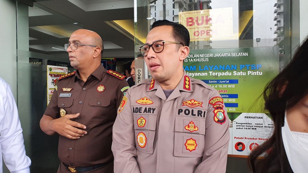 Kepala Kepolisian Resor Jakarta Selatan Komisaris Besar Ade Ary Syam Indrad di Pengadilan Negeri Jakarta Selatan, Senin (10/10/2022).