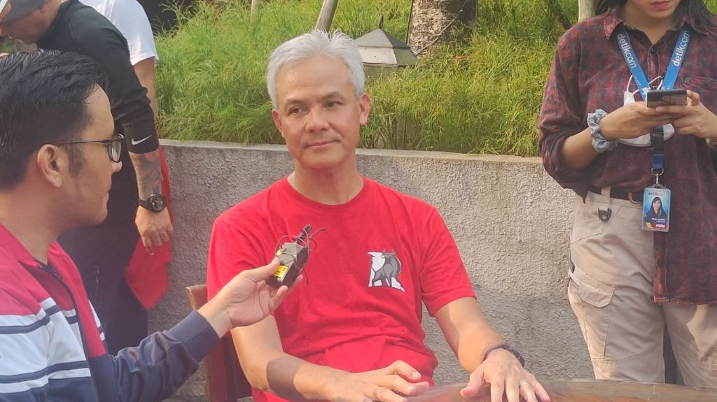Ganjar Pranowo saat diwawancarai wartawan, Minggu (30/4/2023).