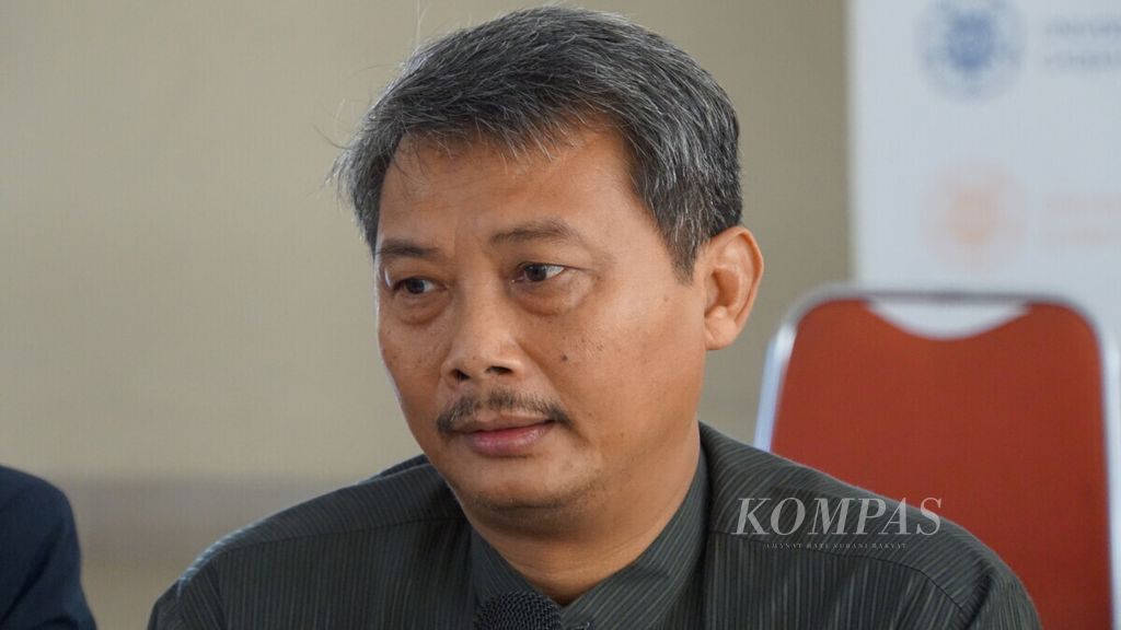 Guru Besar Fakultas Hukum Universitas Gadjah Mada Sigit Riyanto