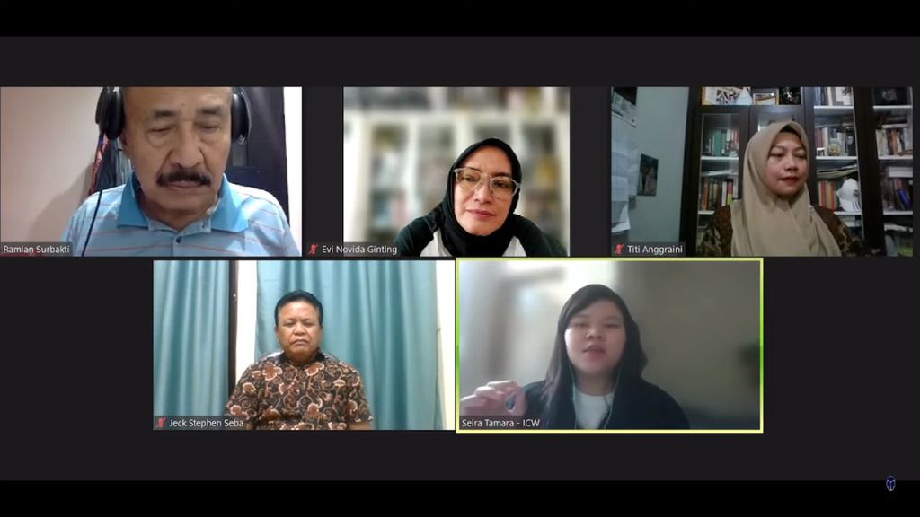 Para pemateri dan moderator diskusi publik ”Jelang Putusan DKPP: Tegakkan Integritas Pemilu, Pecat yang Curang” secara daring yang diakses di Jakarta, Minggu (2/4/2023).