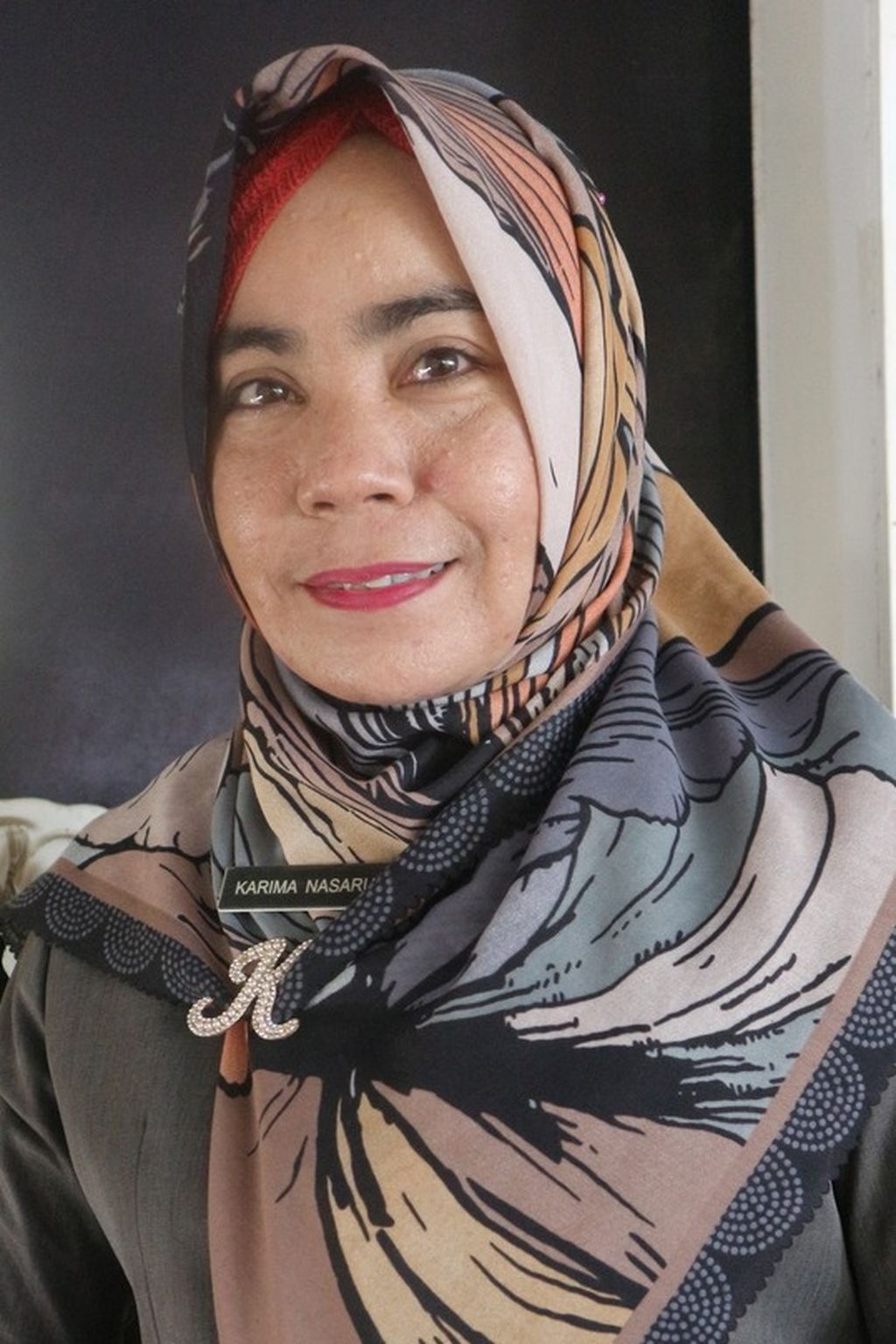 Kepala Dinas Pemberdayaan Perempuan, Perlindungan Anak dan Keluarga Berencana (P3AKB) Halmahera Selatan Karima Nasarudin saat ditemui Kompas di Labuha, Halmahera Selatan, Rabu (09/11/2022).
