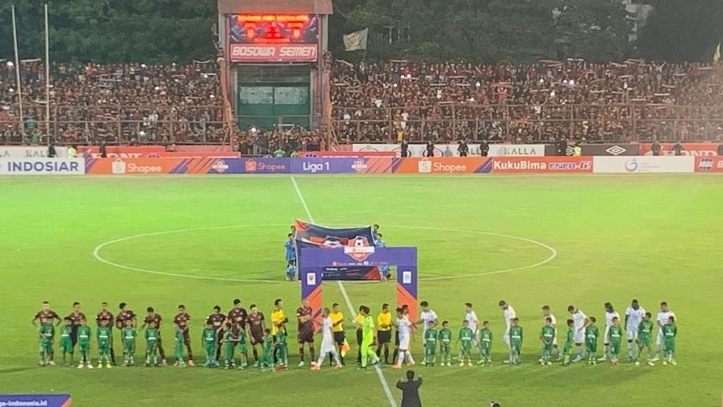 Tim tuan rumah PSM Makassar membungkam Persib Bandung dalam lanjutan laga Shopee Liga I di Stadion A Mattalatta, Minggu (18/8/2019)