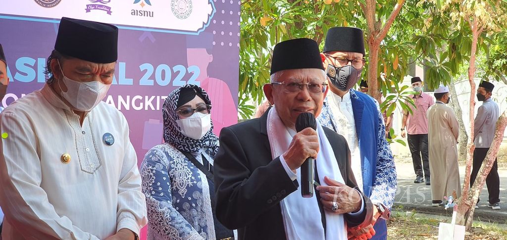 Wakil Presiden Ma'ruf Amin menyampaikan pentingnya keterampilan digital bagi santri. Hal ini disampaikan dalam peringatan Hari Santri Nasional 2022 di Pondok Pesantren An-Nawwawi Tanara, Kabupaten Serang, Banten, Jumat (28/10/2022).