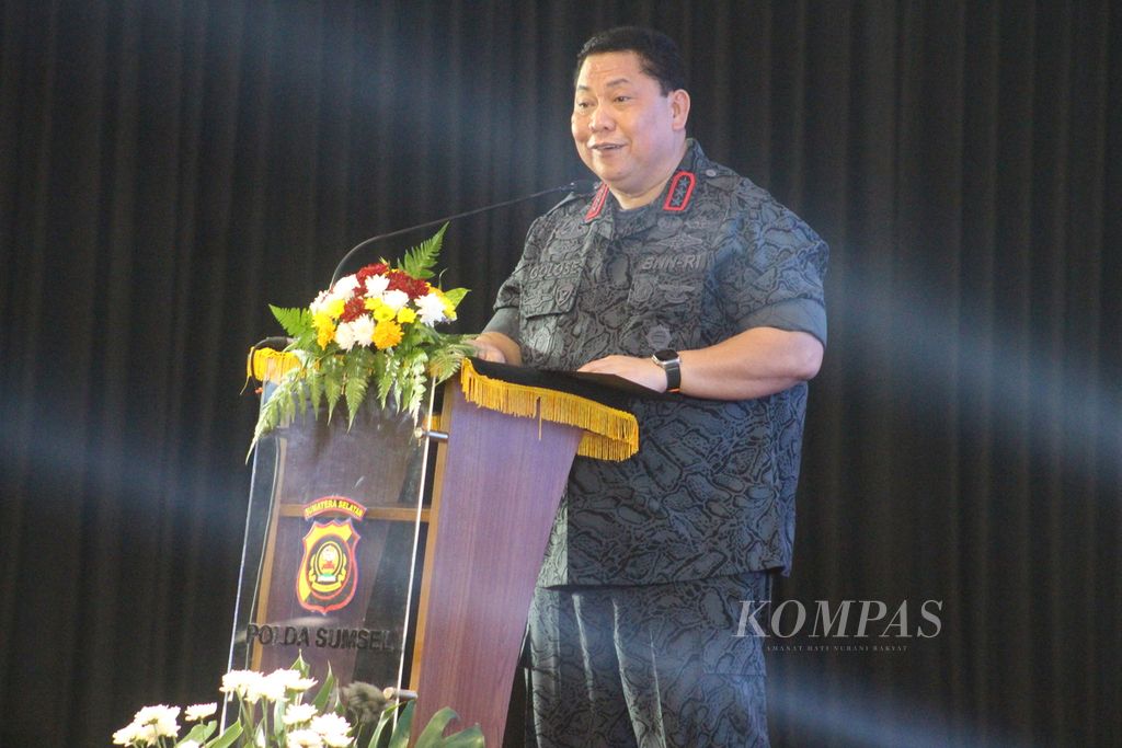 Kepala Badan Narkotika Nasional Komisaris Jenderal Petrus Reinhard Golose saat menghadiri diskusi publik bertajuk War On Drugs di Palembang, Sumatera Selatan, Rabu (1/3/2023).