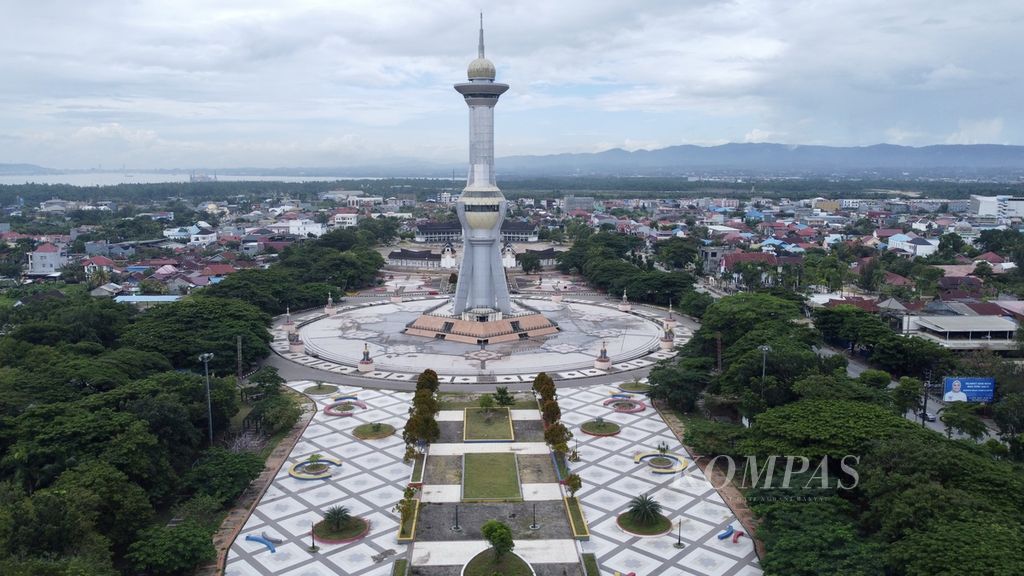 Kawasan Tugu Religi eks MTQ di Kendari, Sulawesi Tenggara, pada Rabu (24/4/2024). 