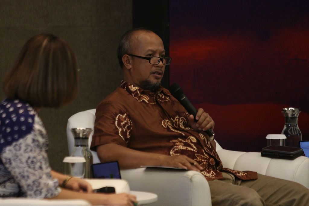 Ketua Yayasan Lembaga Konsumen Indonesia Tulus Abadi. 