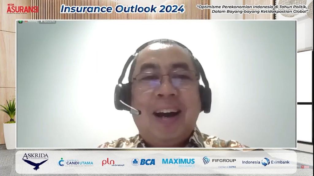 Ketua Bidang Riset dan Inovasi Asosiasi Asuransi Syariah Indonesia Ronny Ahmad Iskandar memberikan keterangan mengenai perkembangan dan proyeksi asuransi syariah dalam Webinar Outlook 2024, Selasa (7/11/2023).