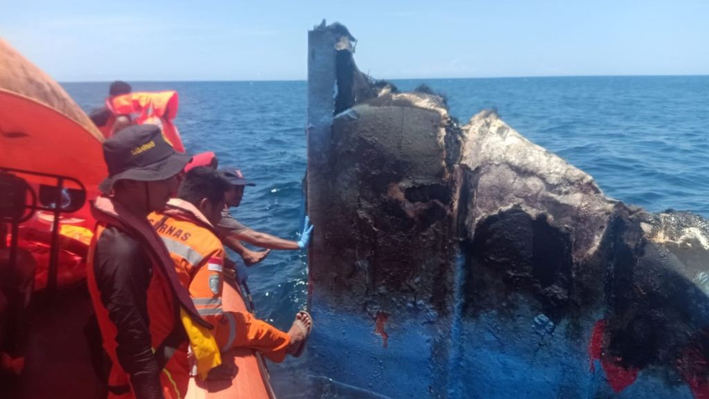 A remain of passenger ship, Express Cantika 77, in Sawu Sea, East Nusa Tenggara. Express Cantika 77 cought fire in the area on Monday (24/10/2022). The accident took toll at least 17 passenger dead.