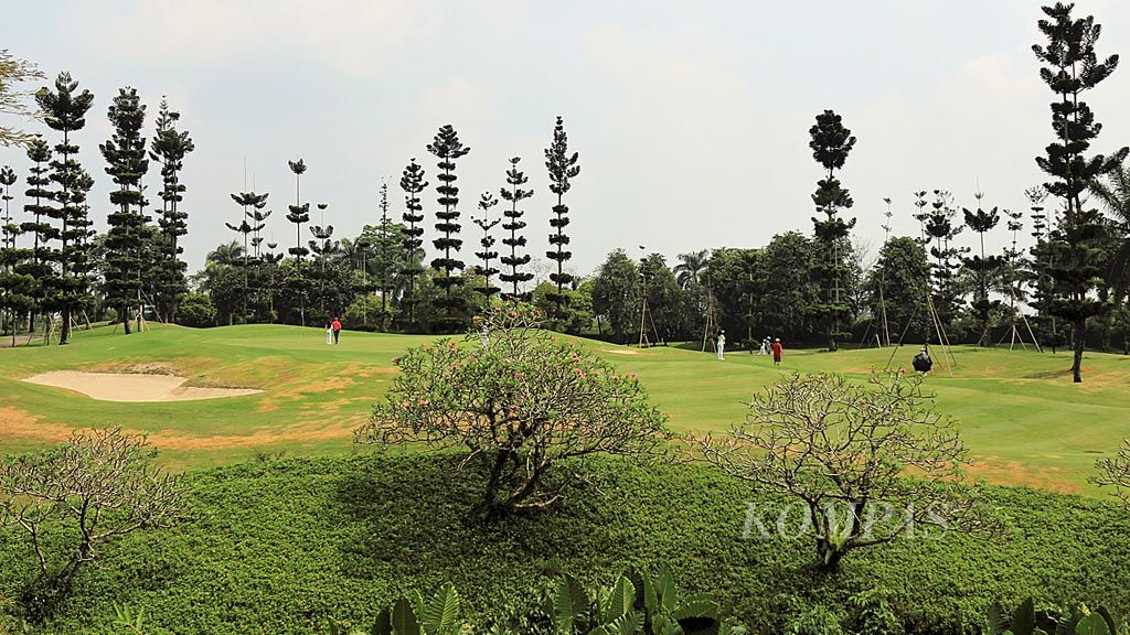 Sejumlah pegolf   China dan Korea Selatan, Senin (22/5), bermain di  Padang Golf Bogor Raya, Jawa Barat 