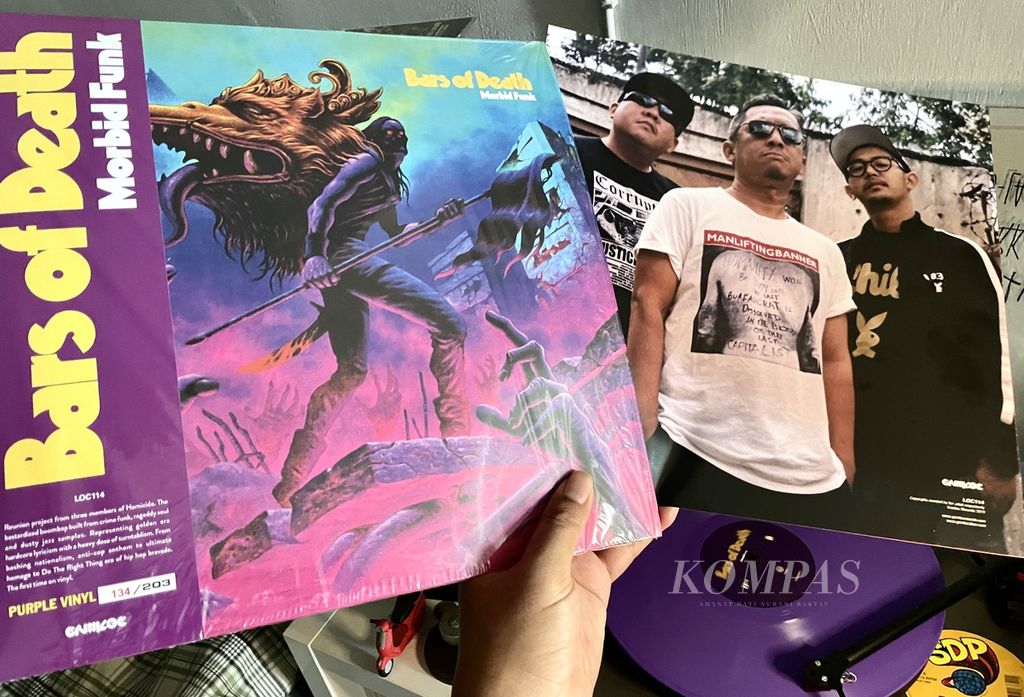 Sampul album grup hiphop Bars of Death berjudul <i>Morbid Funk</i>. Album ini pertama kali dirilis pada tahun 2020. Namun, format piringan hitamnya baru dilepas pada Januari 2024 dalam jumlah terbatas.