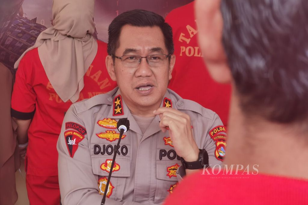 Kepala Kepolisian Daerah Nusa Tenggara Barat Inspektur Jenderal Djoko Poerwanto dalam konferensi pers di Mataram, Kamis (30/3/2023).