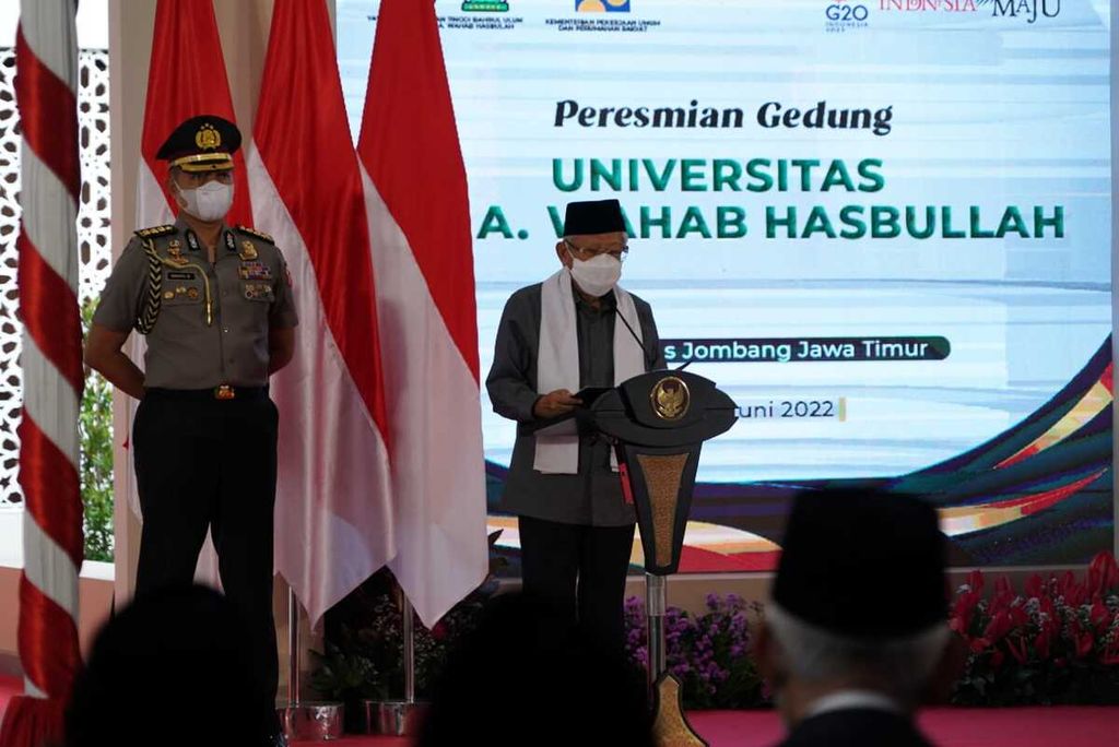 Wakil Presiden Maruf Amin saat meresmikan gedung baru Universitas KH A Wahab Hasbullah di Jalan Garuda Nomor 09, Tambakberas, Kabupaten Jombang, Provinsi Jawa Timur, Sabtu (4/6/2022).