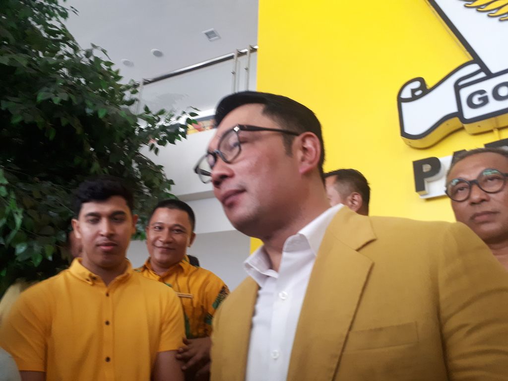 Ridwan Kamil setelah kuliah umum di Golkar Institute, Kemanggisan, Palmerah, Jakarta Barat, Senin (13/3/2023).