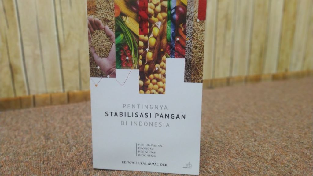 Halaman muka buku berjudul <i>Pentingnya Stabilisasi Pangan di Indonesia</i>.