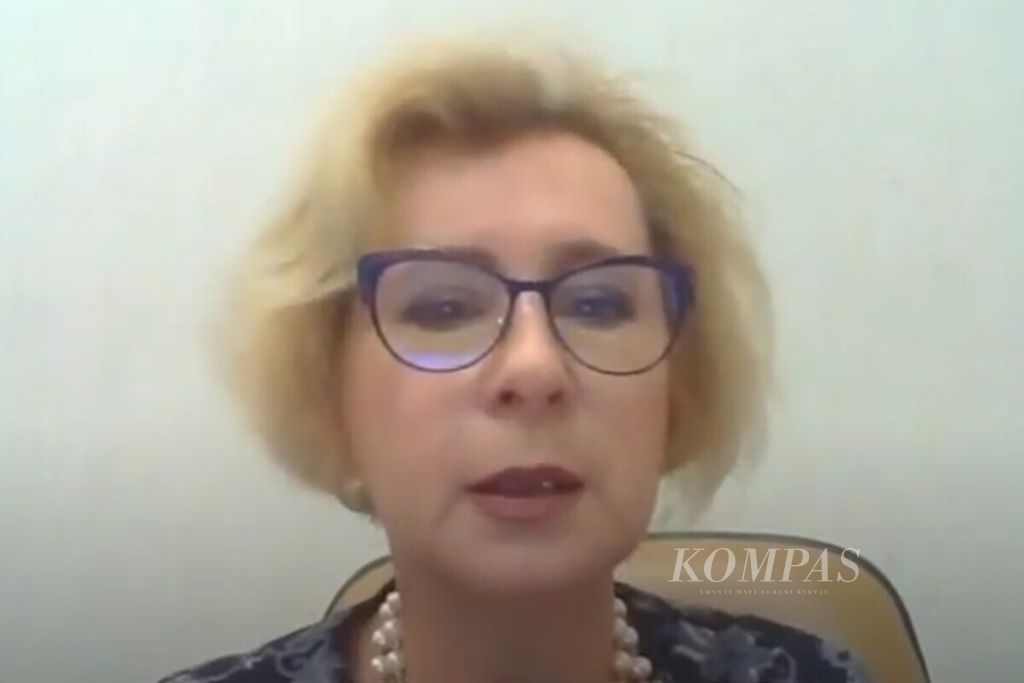 Foto tangkapan layar Duta Besar Rusia untuk Indonesia Lyudmila Vorobieva saat menggelar jumpa pers daring via aplikasi Zoom, Rabu (8/7/2020).