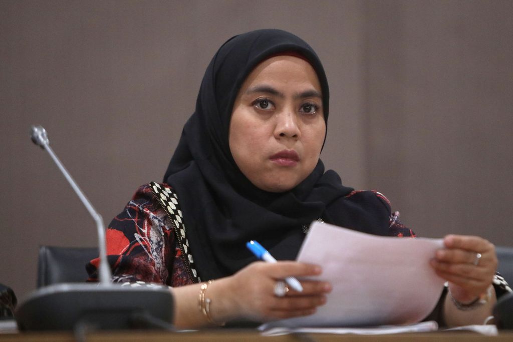 Anggota KPU, Betty Epsilon Idross