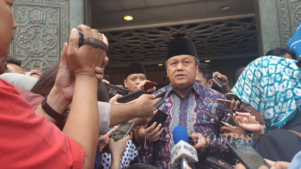 Gubernur Bank Indonesia Perry Warjiyo di Masjid Bank Indonesia di Jakarta, Jumat (8/3/2019)