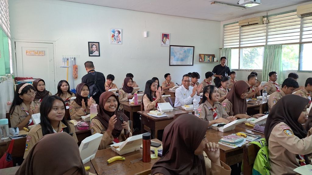 Gibran Puji Uji Coba Makan Bergizi Gratis Di Jakarta - Kompas.id