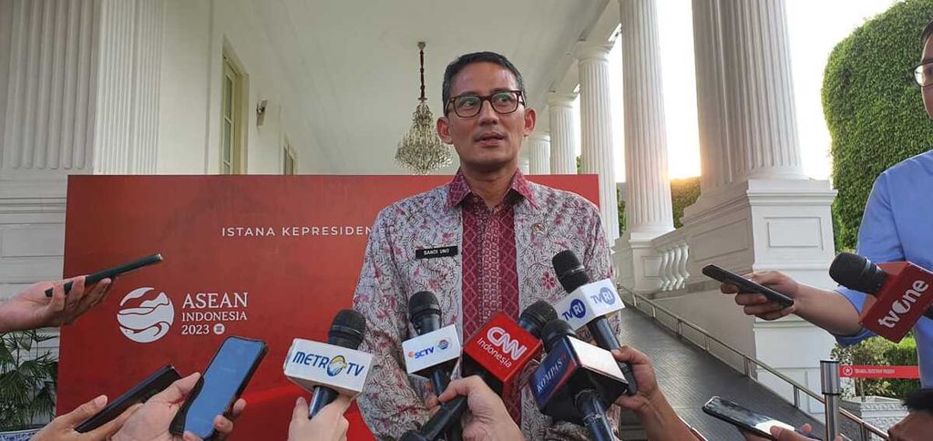 Menteri Pariwisata dan Ekonomi Kreatif Sandiaga Uno di Kompleks Istana Kepresidenan Jakarta, Kamis (27/4/2023). 